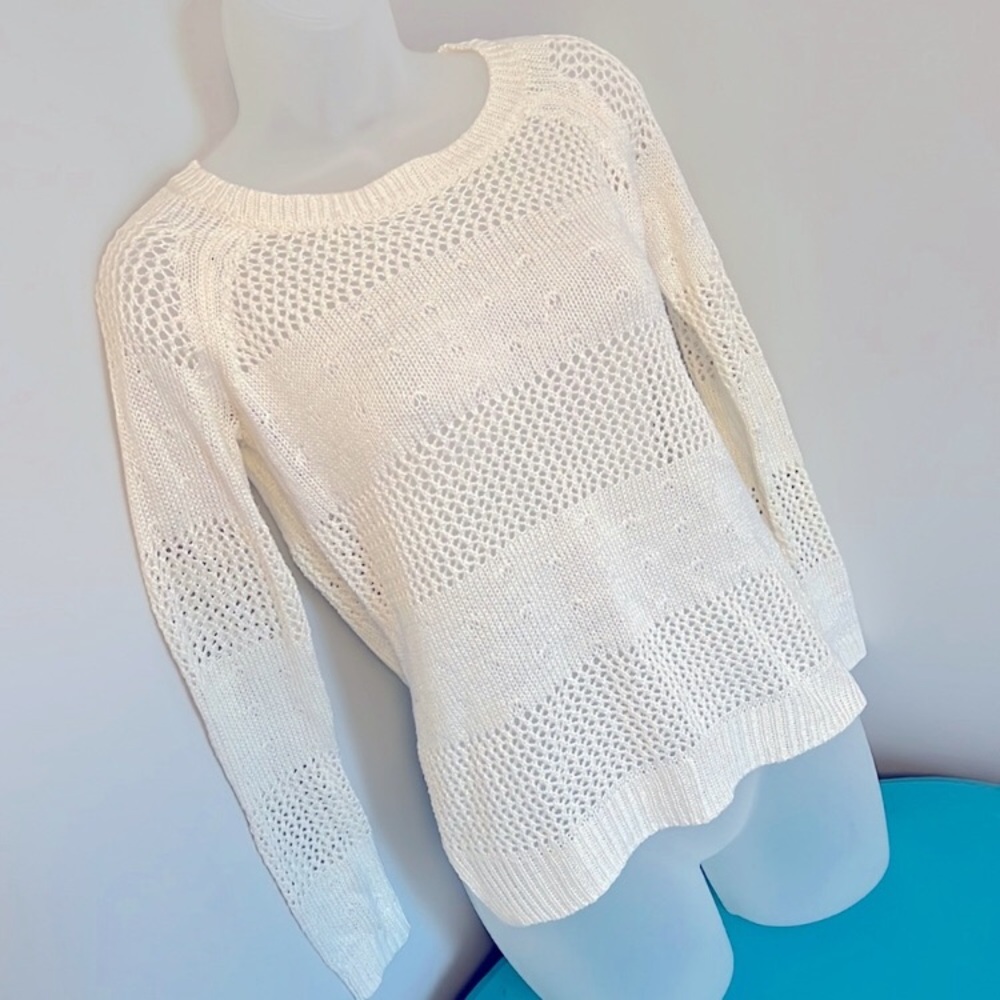 Women's Cream Lightweight Knit Sweater Size Small ❤️